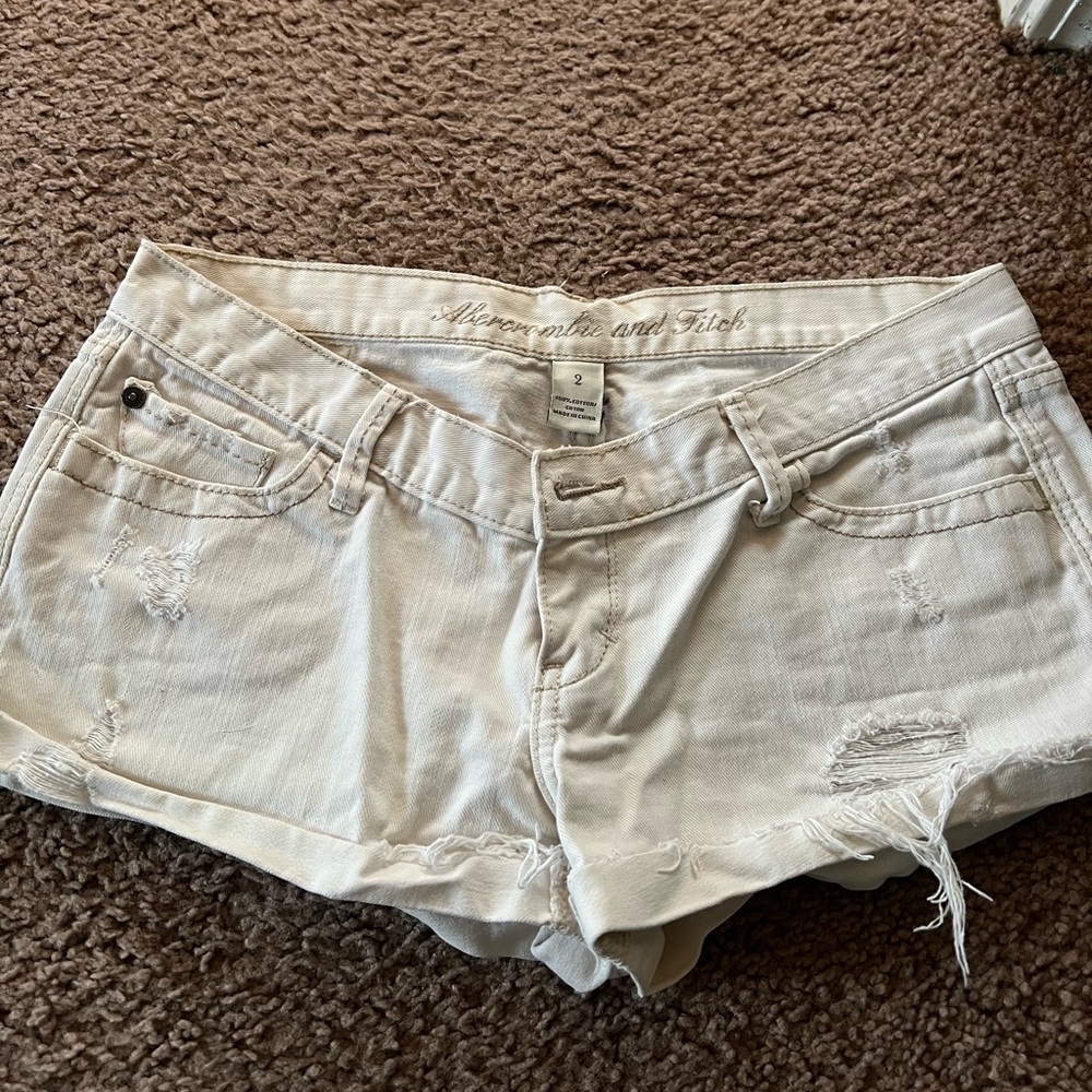 Abercrombie and Fitch white/cream Jean shorts size 2